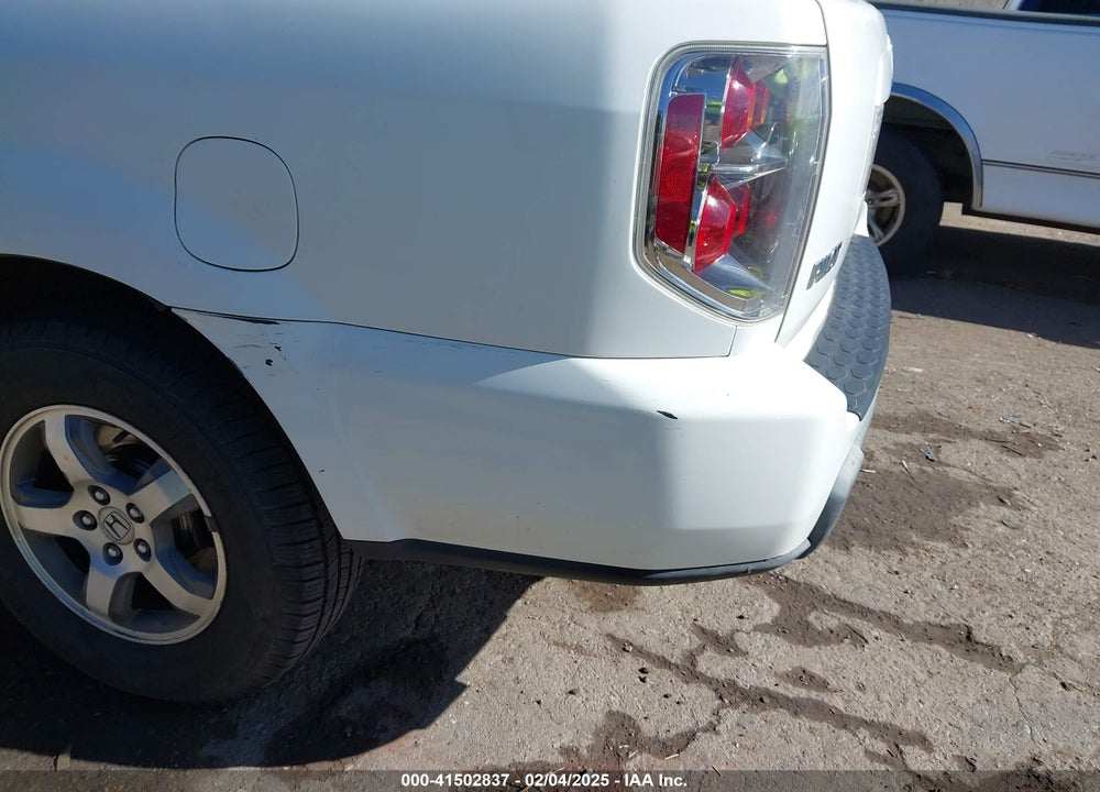 2008 HONDA PILOT VIN: 5FNYF18638B035645