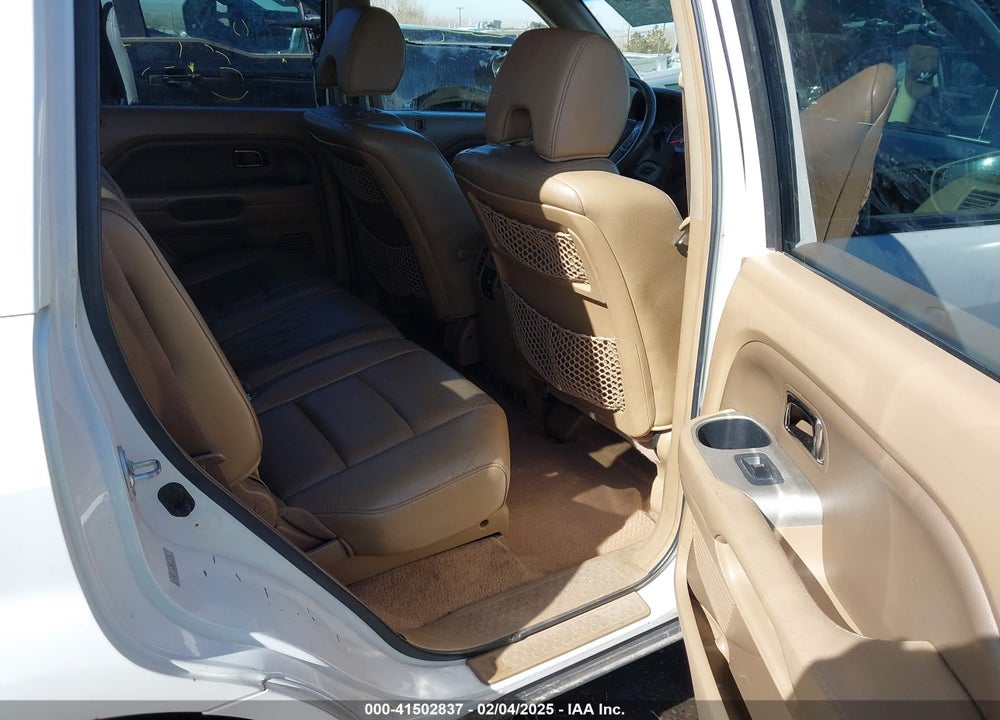 2008 HONDA PILOT VIN: 5FNYF18638B035645
