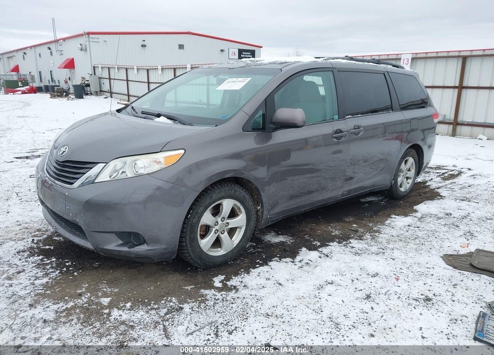 2013 TOYOTA SIENNA LE V6 8 PASSENGER VIN: 5TDKK3DC8DS373749