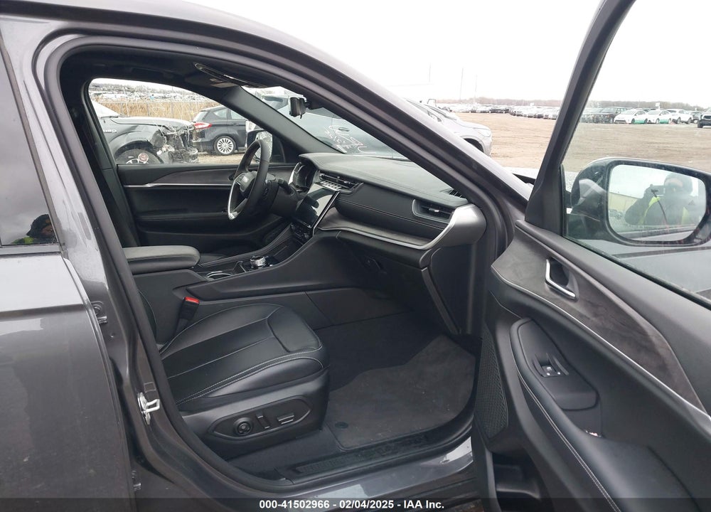 2024 JEEP GRAND CHEROKEE L LIMITED 4X4 VIN: 1C4RJKBG8R8542522