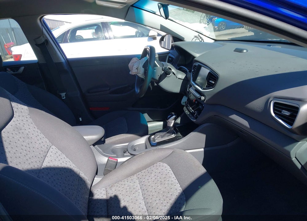2019 HYUNDAI IONIQ VIN: KMHC65LC1KU169059