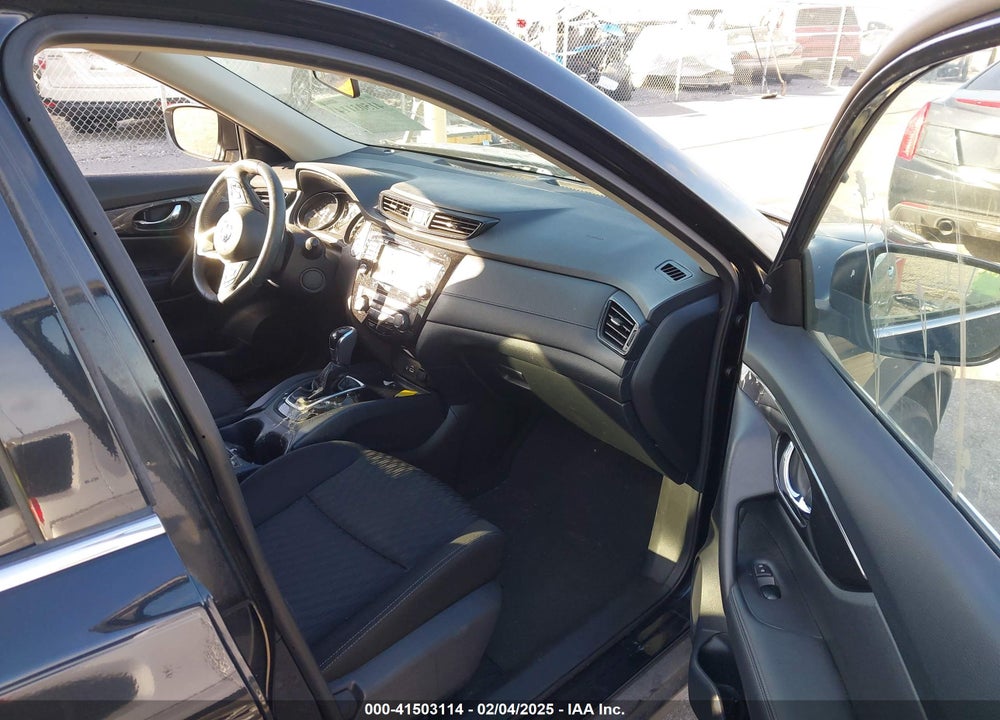 2018 NISSAN ROGUE VIN: KNMAT2MT0JP594562