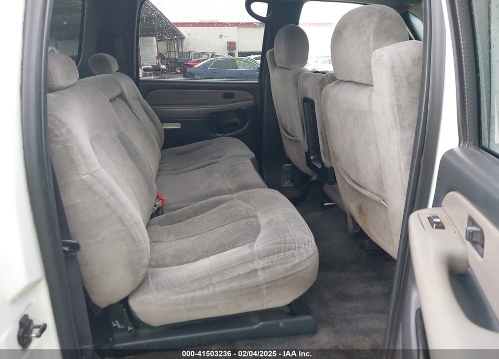 2001 CHEVROLET SUBURBAN 1500 LS VIN: 3GNEC16T21G209183