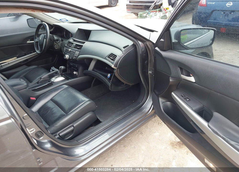 2009 HONDA ACCORD VIN: 1HGCP26829A019272