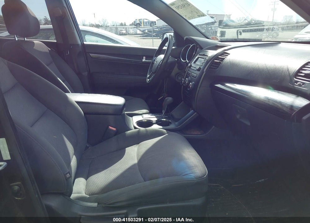 2012 KIA SORENTO LX V6 VIN: 5XYKTDA27CG227093