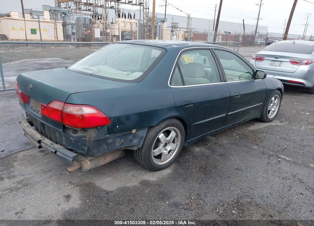1998 HONDA ACCORD LX VIN: 1HGCG5645WA222683