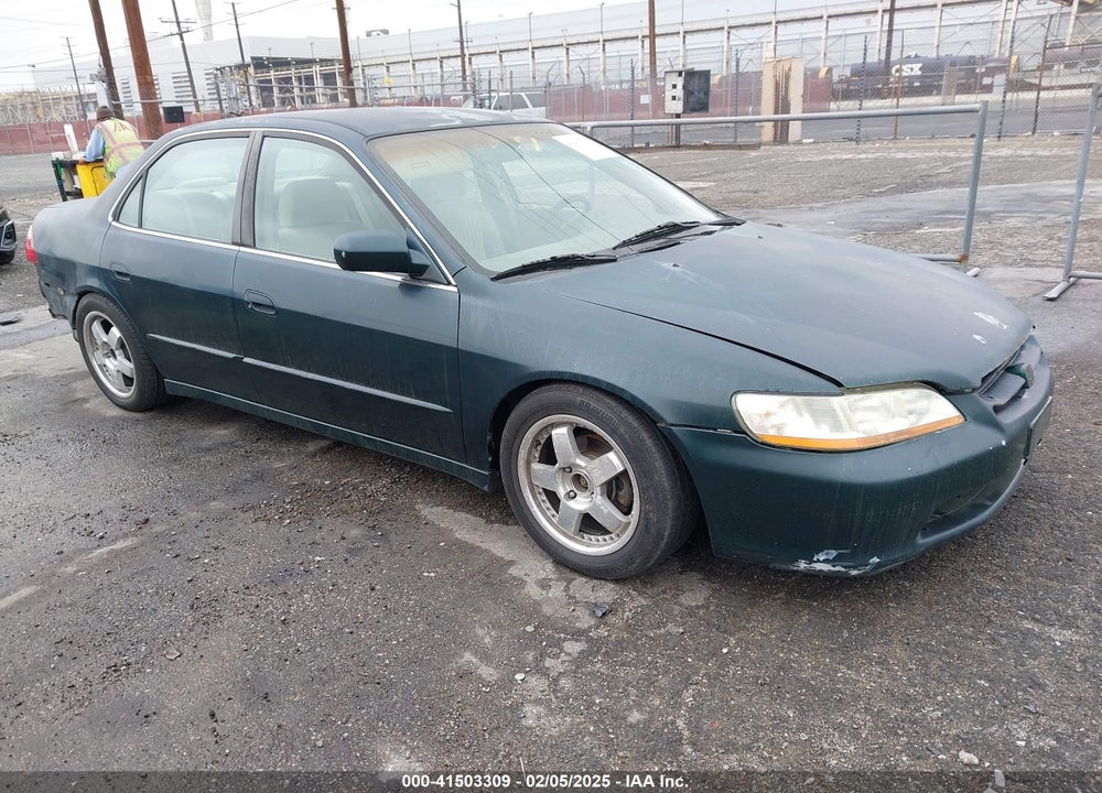 1998 HONDA ACCORD LX VIN: 1HGCG5645WA222683