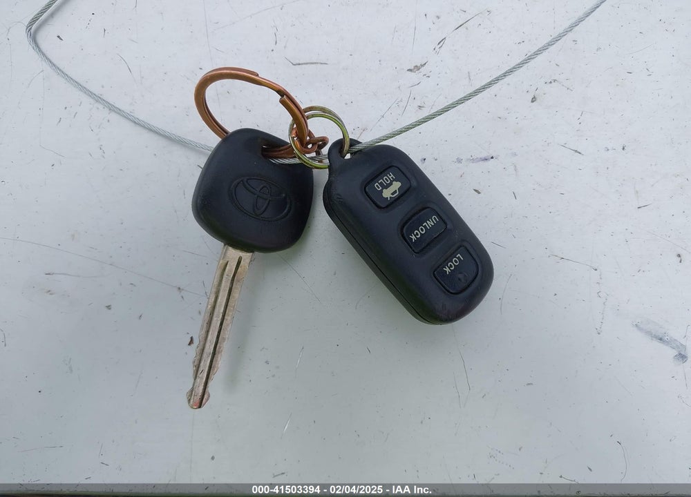 2005 TOYOTA CAMRY VIN: 4T1BE32K55U051337