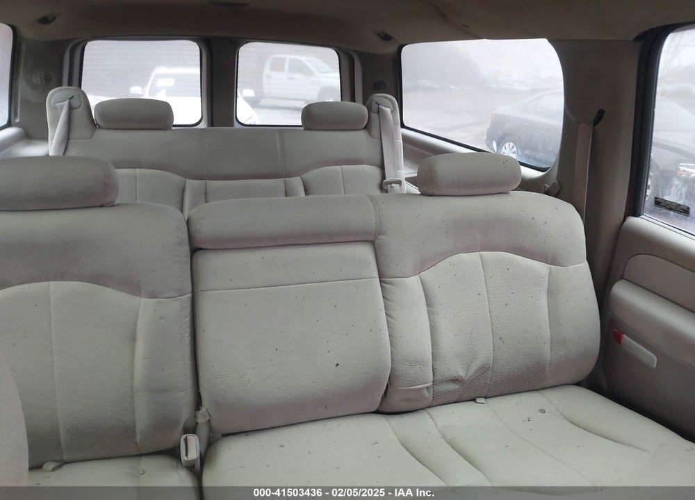 2001 CHEVROLET SUBURBAN 1500 LS VIN: 1GNEC16T01J280011