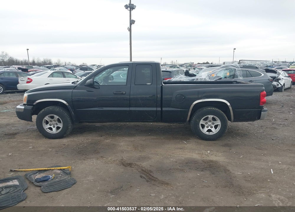 2005 DODGE DAKOTA SLT VIN: 1D7HW42K25S194359
