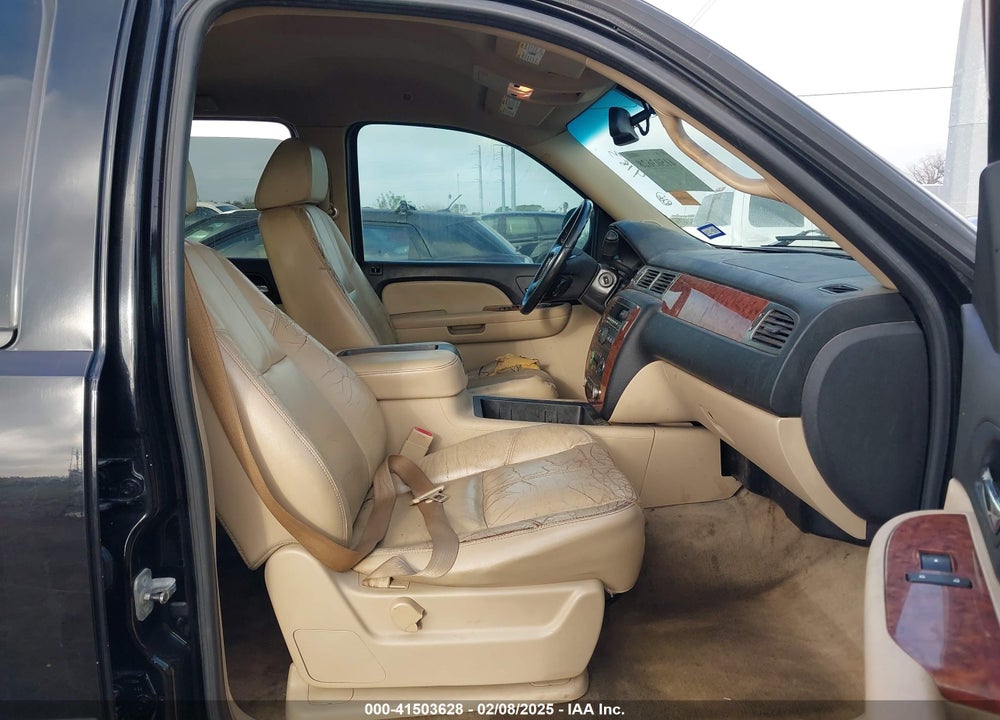 2007 CHEVROLET TAHOE LT VIN: 1GNFC130X7R364183