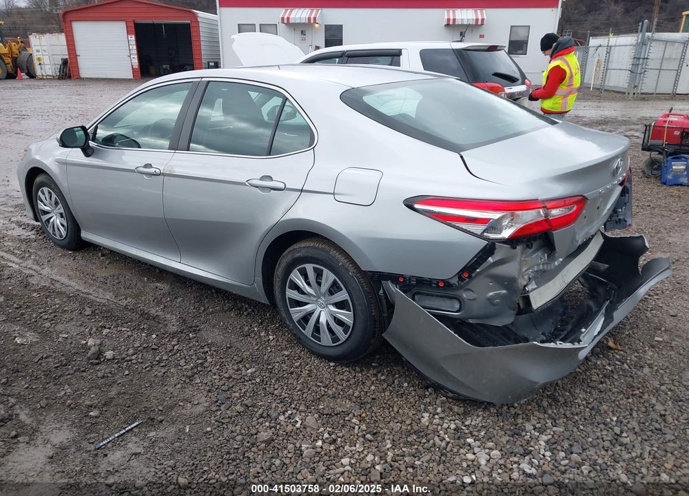 2018 TOYOTA CAMRY L VIN: 4T1B11HK3JU601894