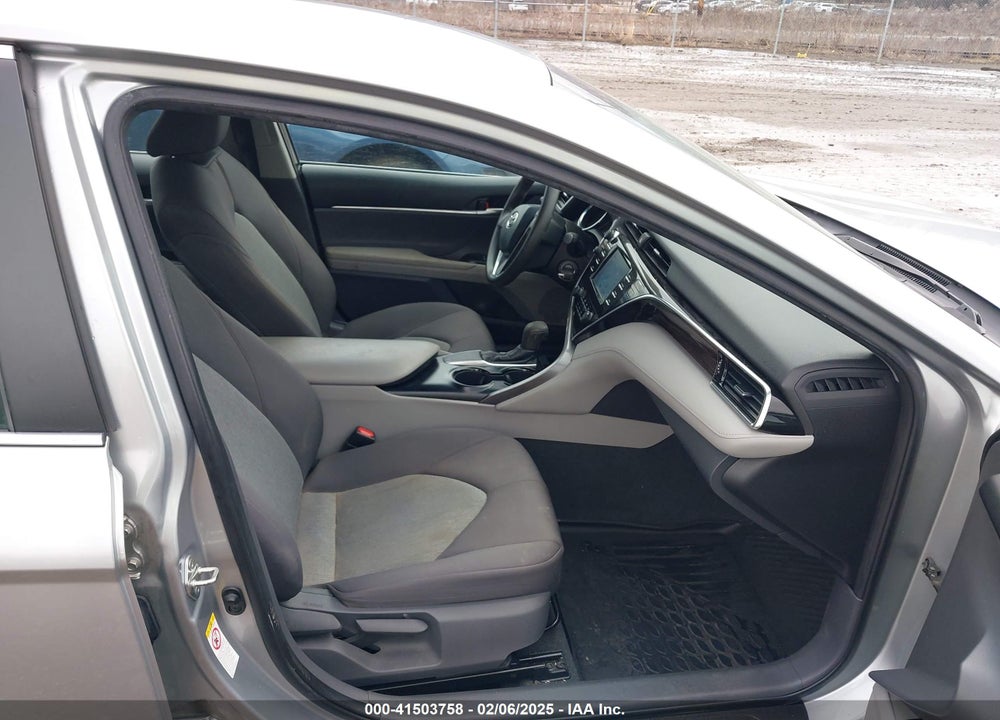 2018 TOYOTA CAMRY L VIN: 4T1B11HK3JU601894