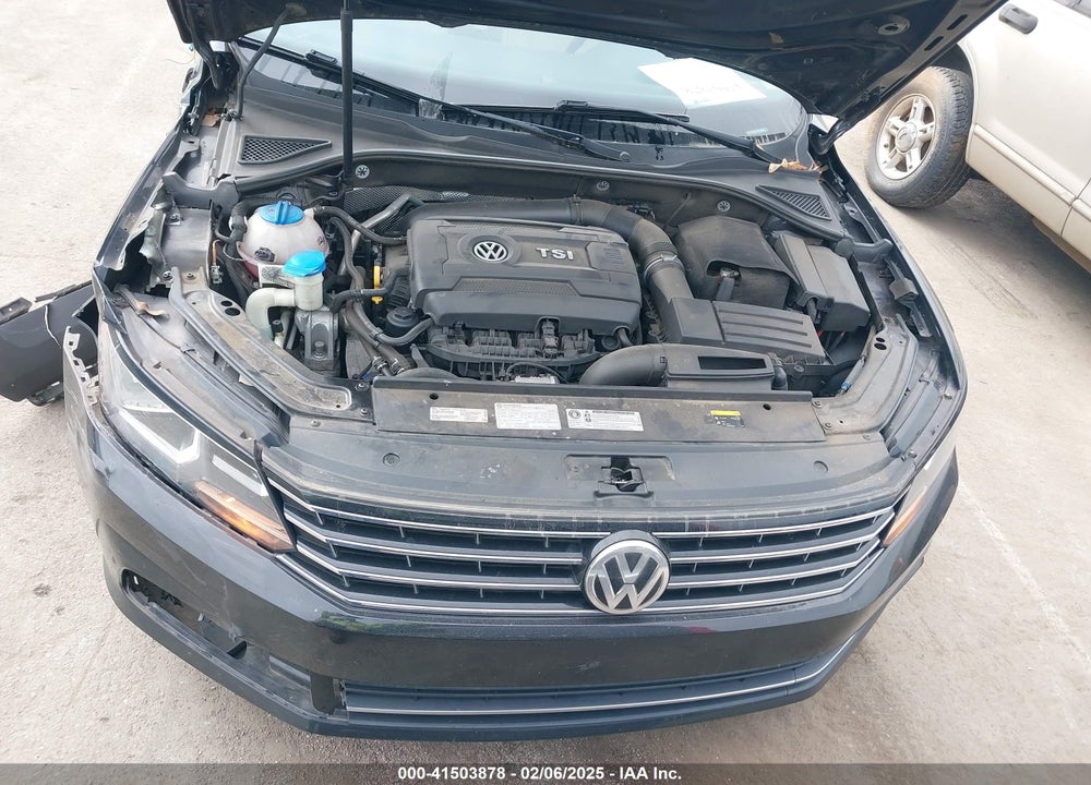2017 VOLKSWAGEN PASSAT VIN: 1VWBT7A32HC020825