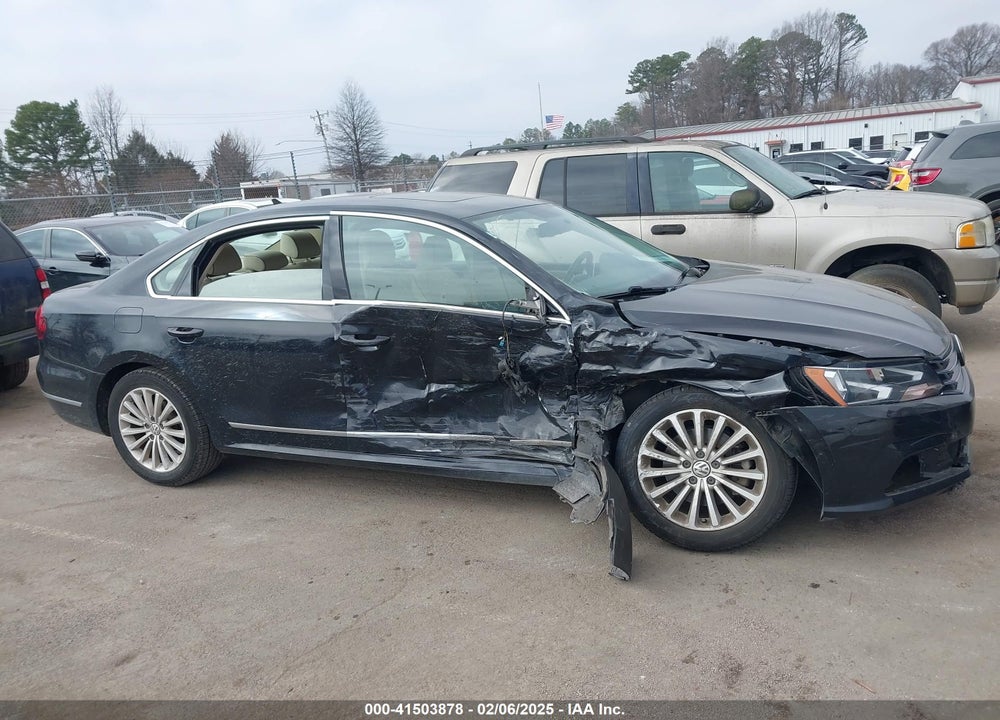 2017 VOLKSWAGEN PASSAT VIN: 1VWBT7A32HC020825