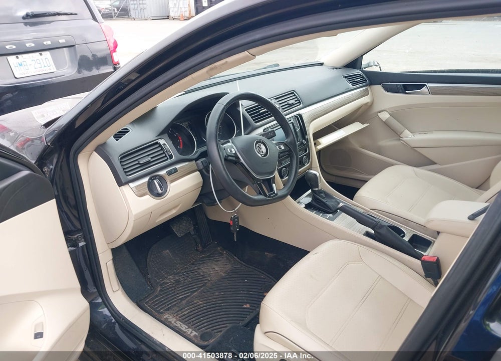2017 VOLKSWAGEN PASSAT VIN: 1VWBT7A32HC020825