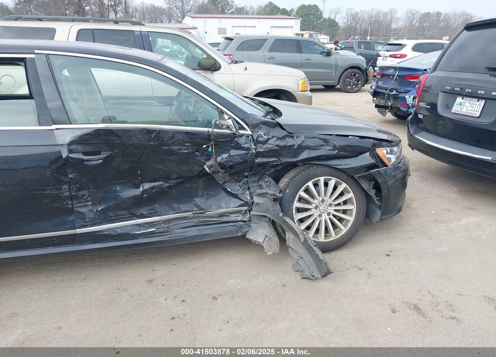 2017 VOLKSWAGEN PASSAT VIN: 1VWBT7A32HC020825