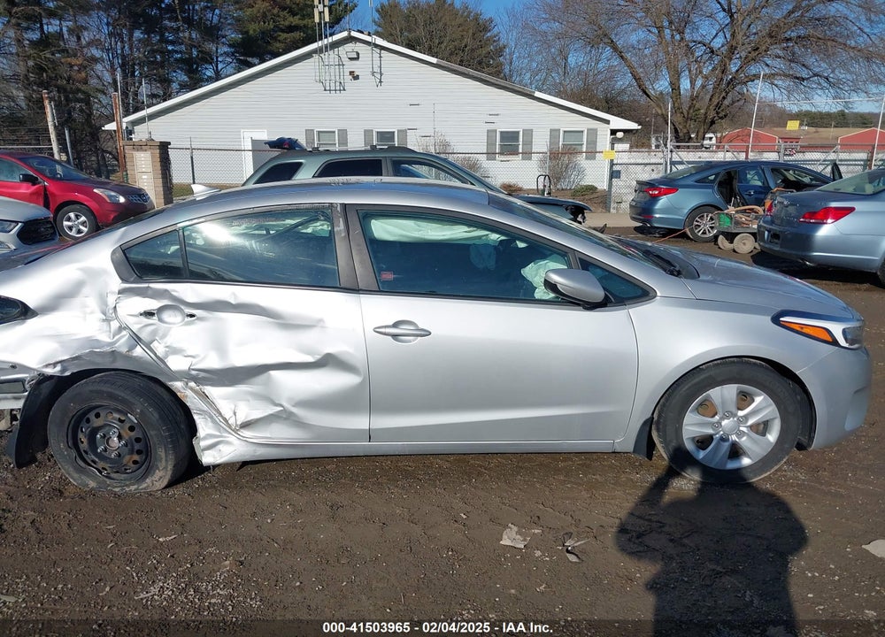 2017 KIA FORTE VIN: 3KPFK4A78HE133583