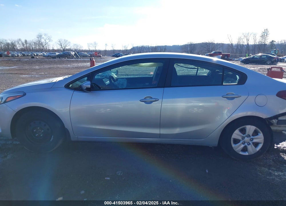 2017 KIA FORTE VIN: 3KPFK4A78HE133583