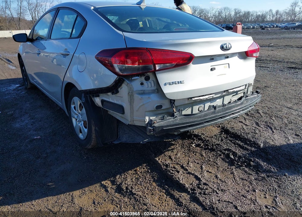 2017 KIA FORTE VIN: 3KPFK4A78HE133583