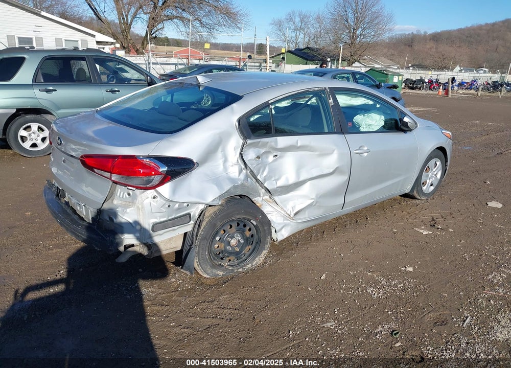 2017 KIA FORTE VIN: 3KPFK4A78HE133583