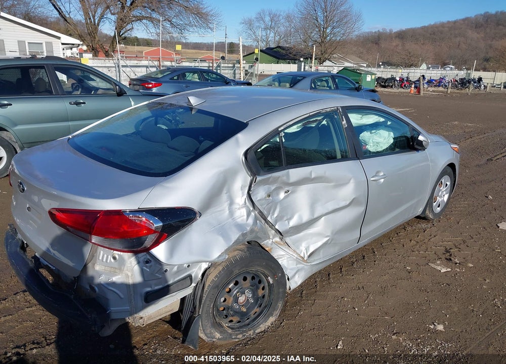 2017 KIA FORTE VIN: 3KPFK4A78HE133583