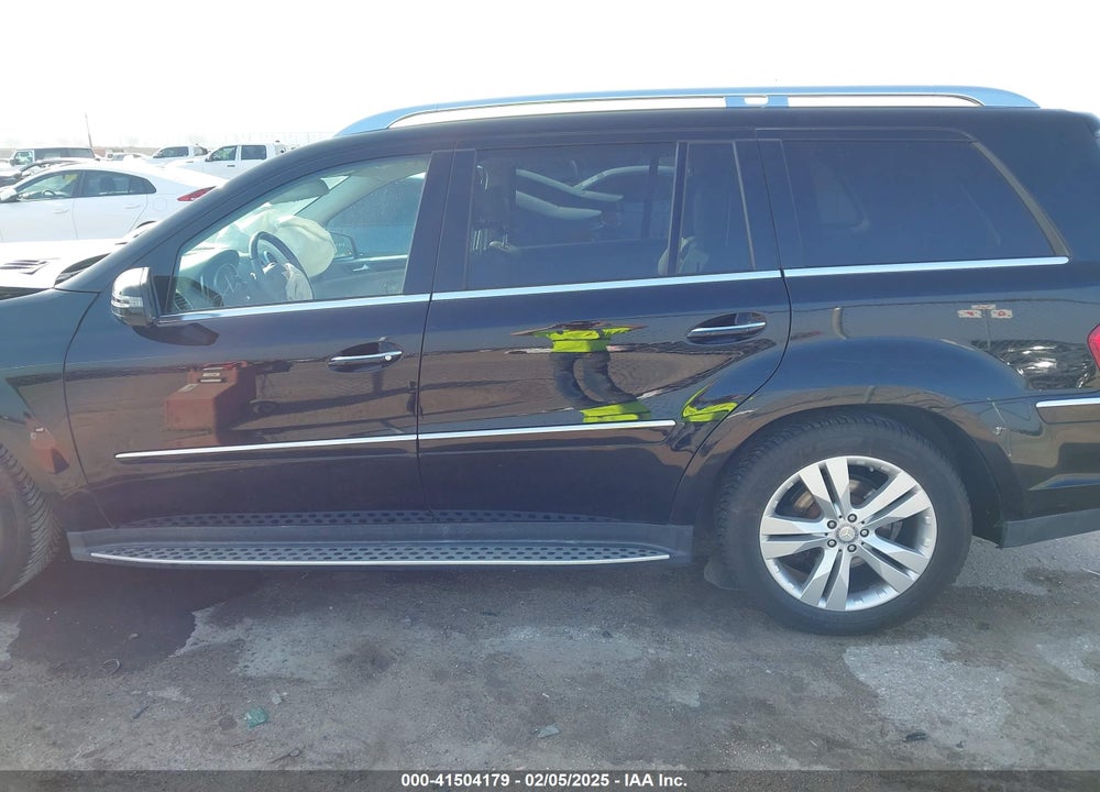 2011 MERCEDES-BENZ GL 450 4MATIC VIN: 4JGBF7BE7BA740193