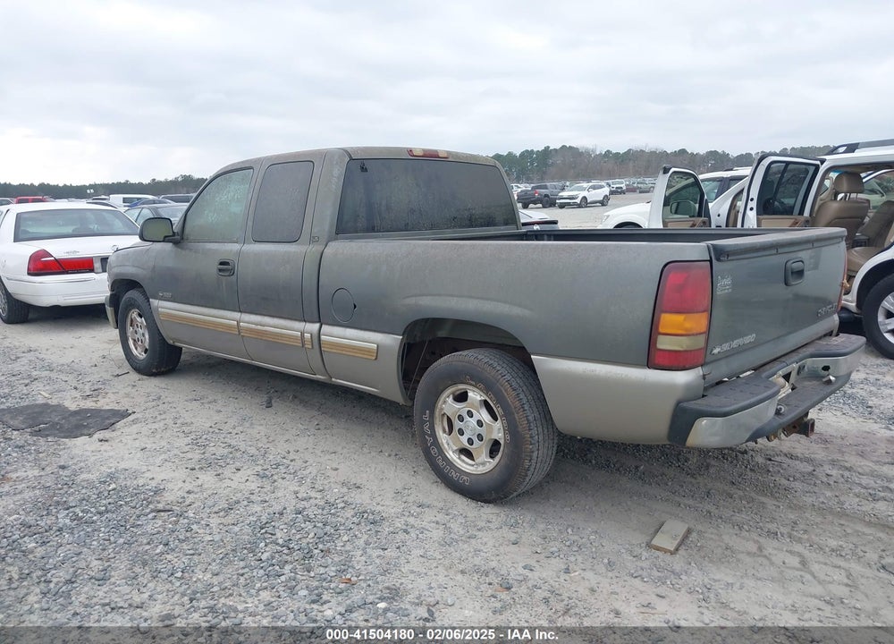 2001 CHEVROLET SILVERADO 1500 LS VIN: 2GCEC19T011313975