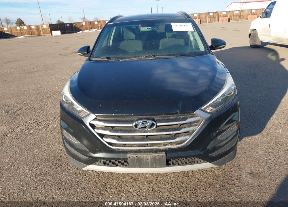 2017 HYUNDAI TUCSON VALUE VIN: KM8J3CA27HU571725