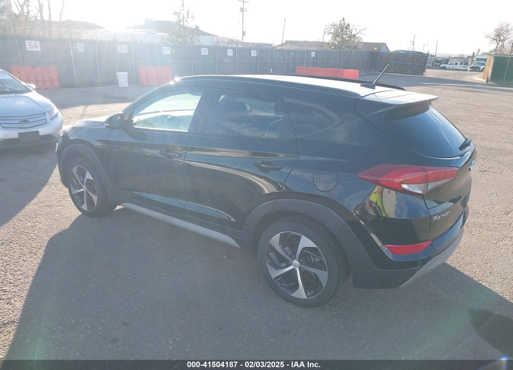 2017 HYUNDAI TUCSON VALUE VIN: KM8J3CA27HU571725