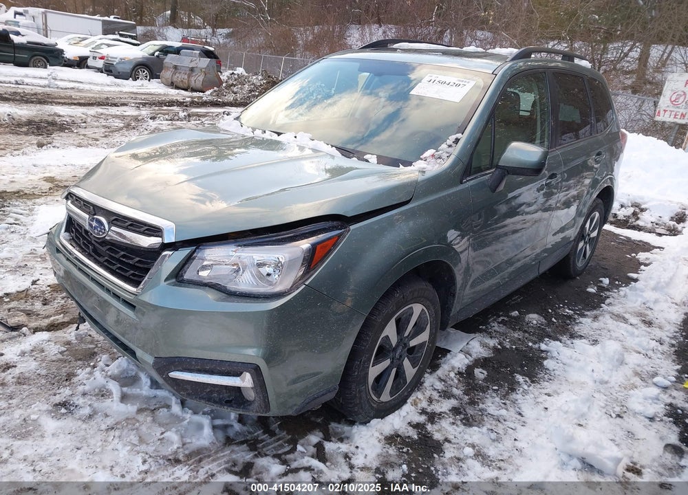 2018 SUBARU FORESTER VIN: JF2SJAJC5JH422631