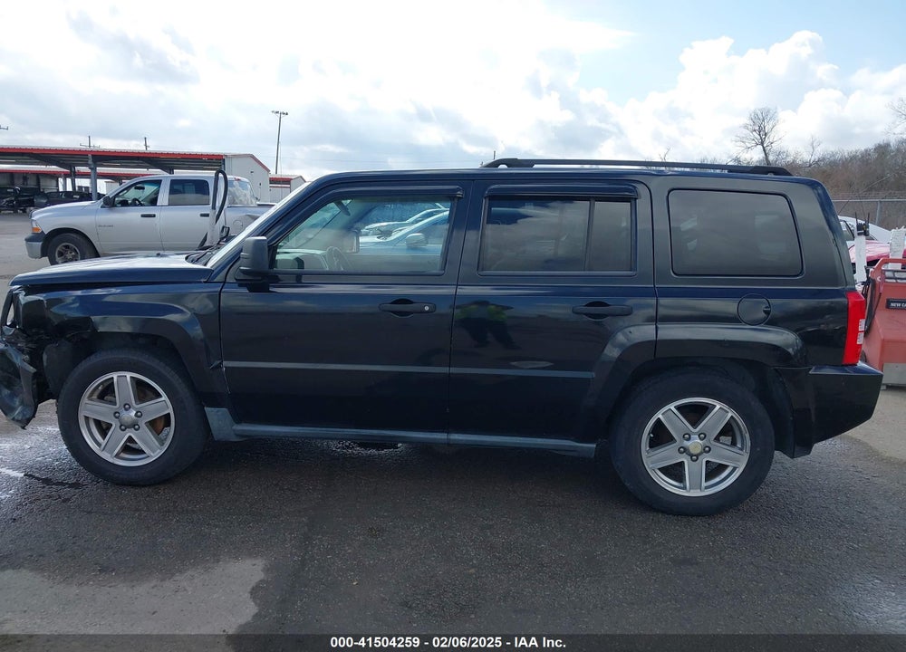 2008 JEEP PATRIOT SPORT VIN: 1J8FT28W98D521656
