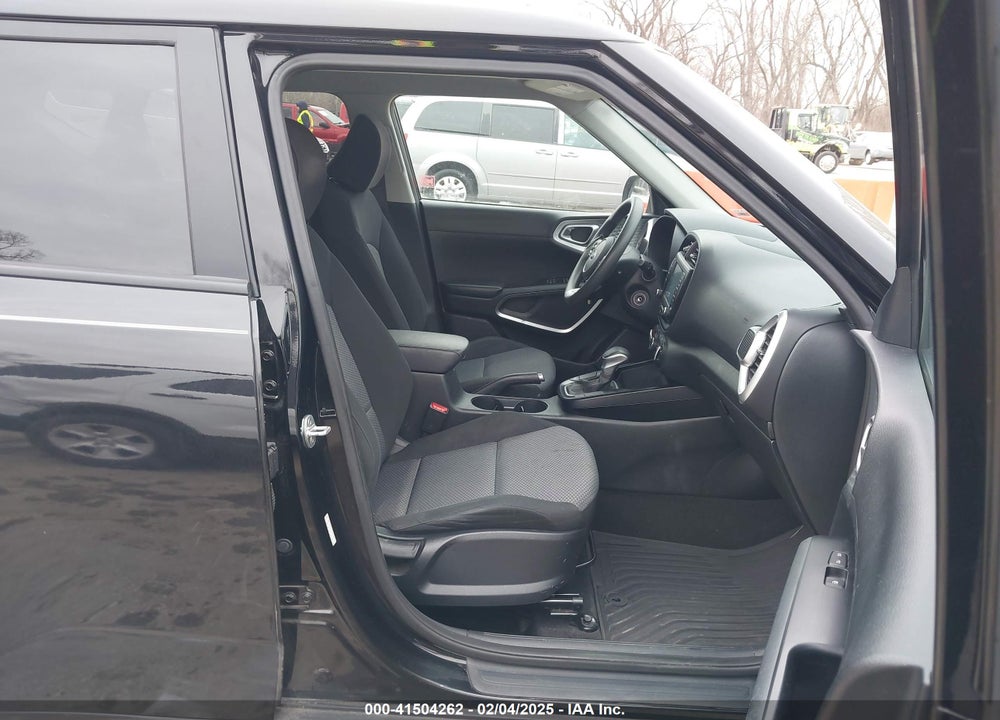 2021 KIA SOUL VIN: KNDJ23AU1M7142162