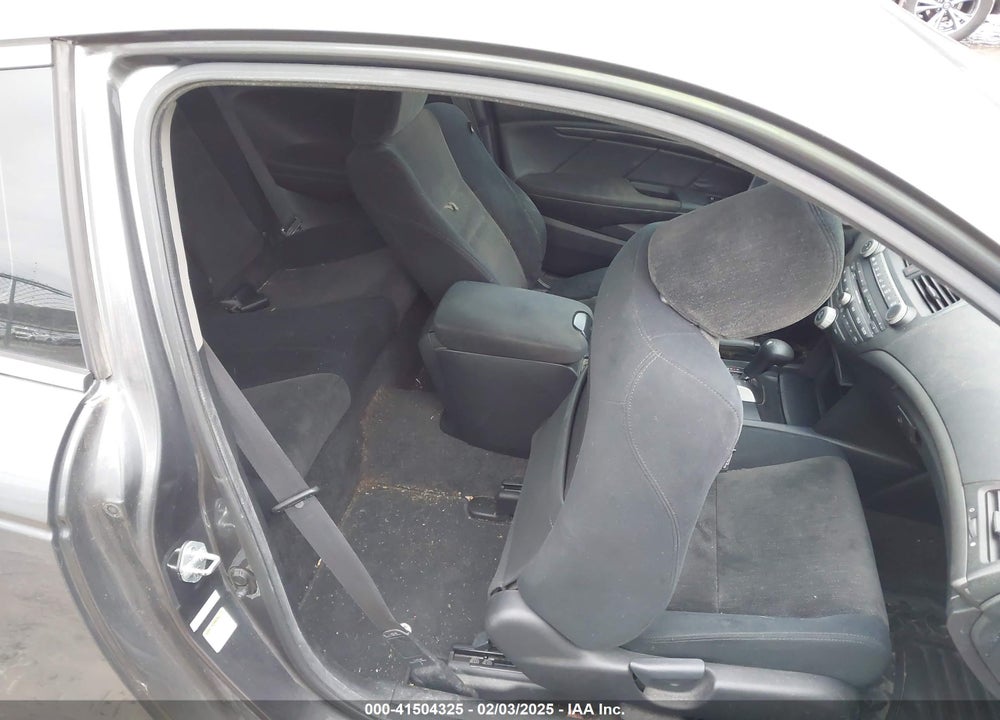 2010 HONDA ACCORD 2.4 LX-S VIN: 1HGCS1B38AA018179
