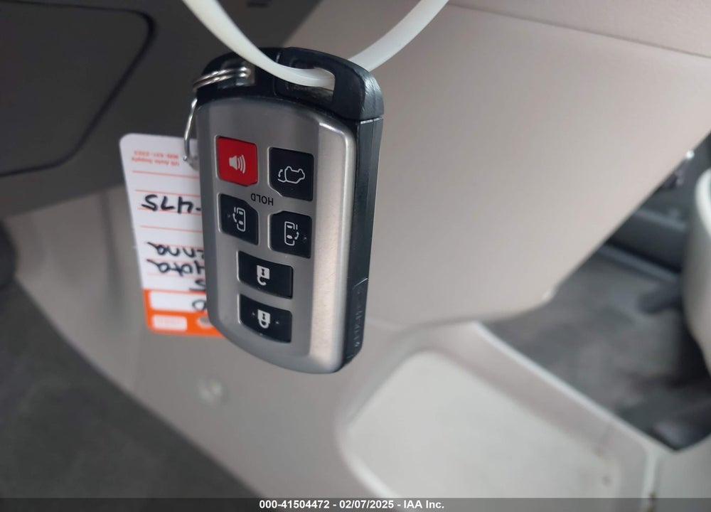 2015 TOYOTA SIENNA VIN: 5TDYK3DC8FS682392
