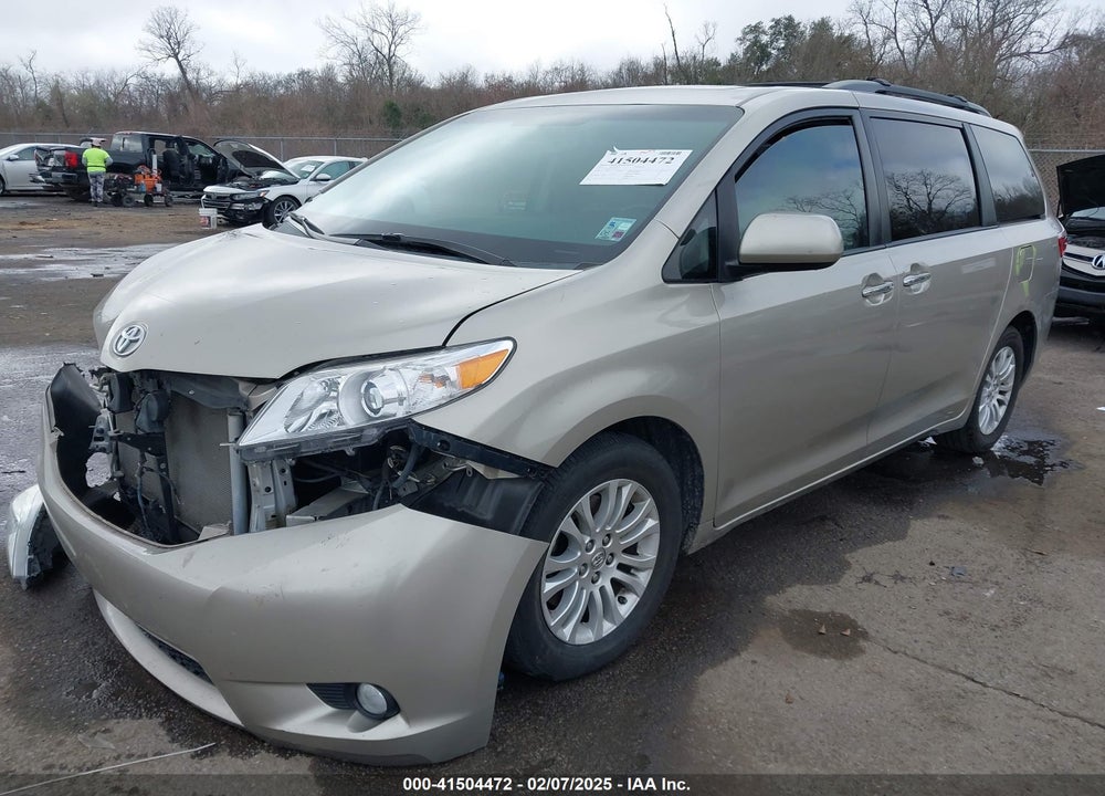 2015 TOYOTA SIENNA VIN: 5TDYK3DC8FS682392