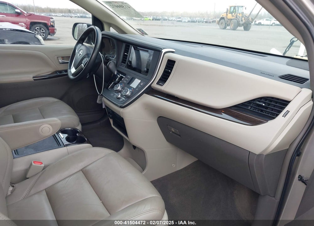 2015 TOYOTA SIENNA VIN: 5TDYK3DC8FS682392
