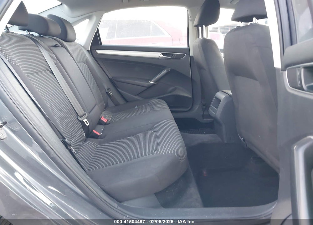 2017 VOLKSWAGEN PASSAT VIN: 1VWAT7A39HC086199
