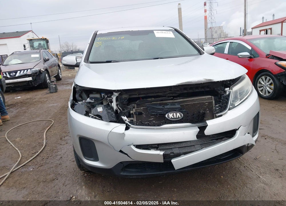 2014 KIA SORENTO LX VIN: 5XYKT3A69EG487947