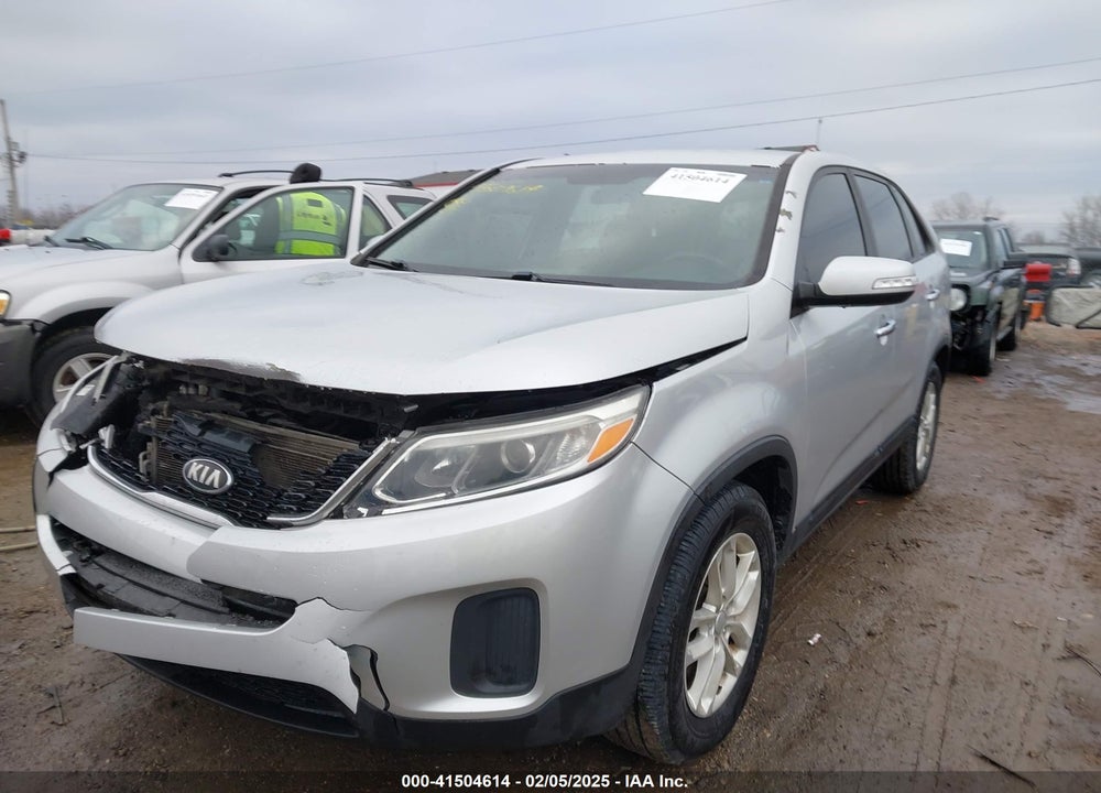 2014 KIA SORENTO LX VIN: 5XYKT3A69EG487947