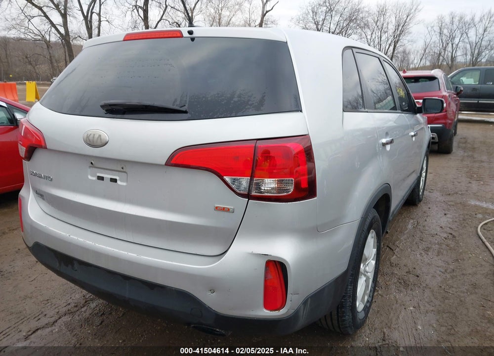 2014 KIA SORENTO LX VIN: 5XYKT3A69EG487947
