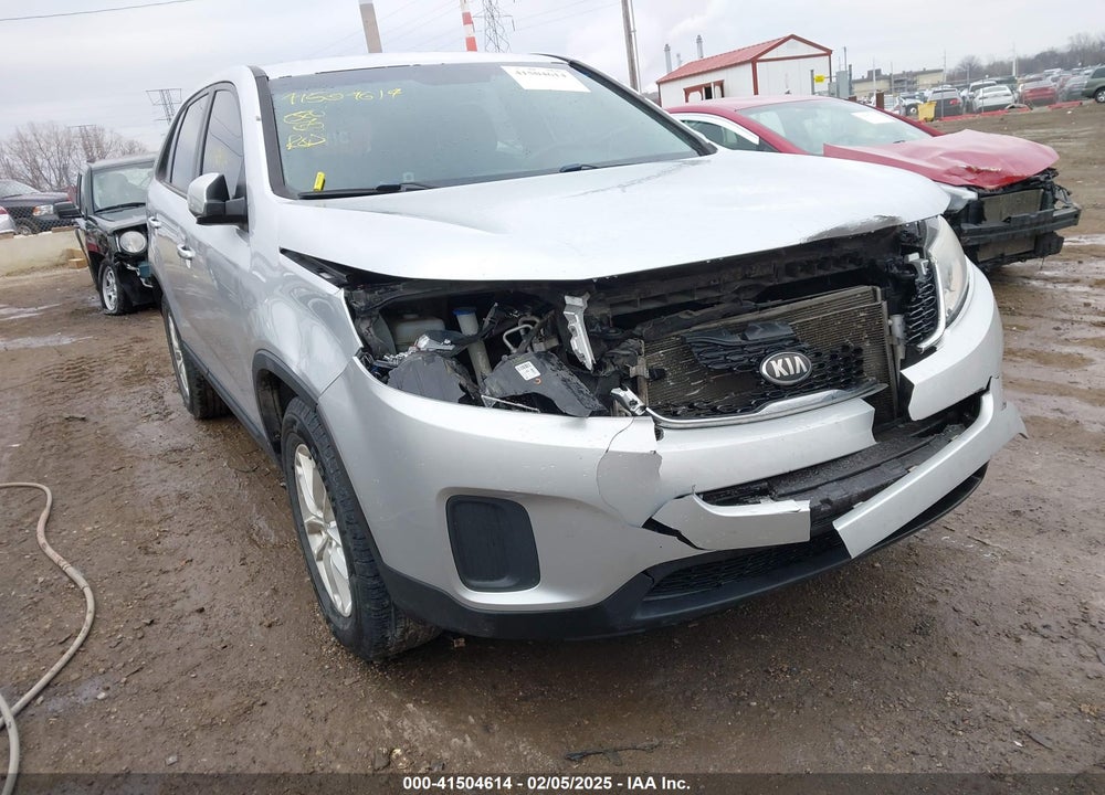 2014 KIA SORENTO LX VIN: 5XYKT3A69EG487947