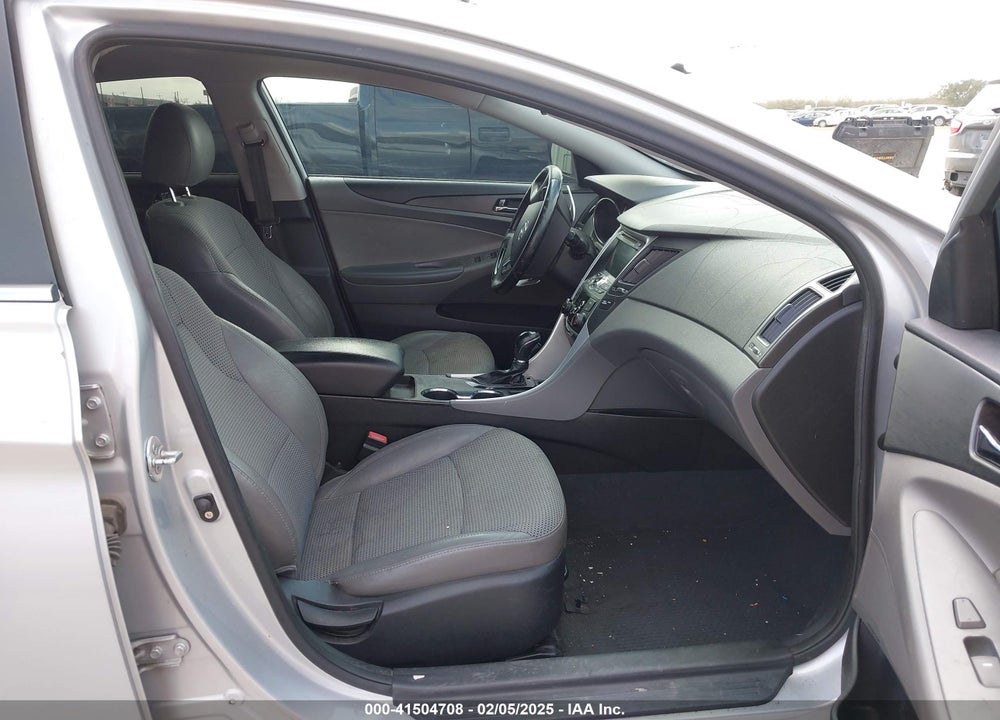 2011 HYUNDAI SONATA SE VIN: 5NPEC4AC6BH281286