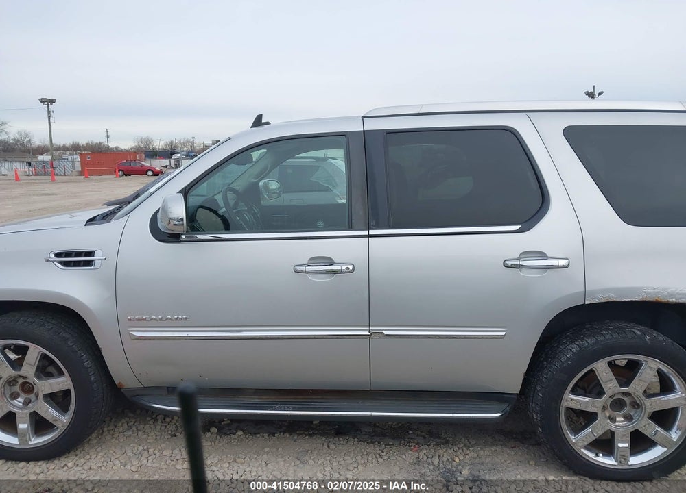 2011 CADILLAC ESCALADE STANDARD VIN: 1GYS4AEF5BR140506