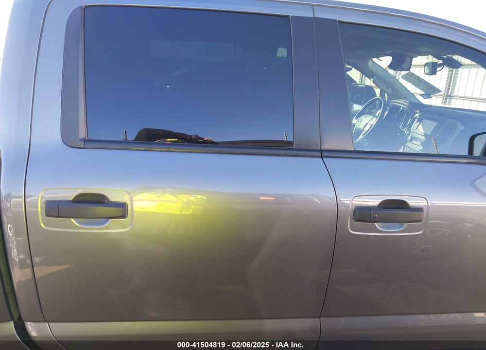 2017 NISSAN TITAN VIN: 1N6AA1E52HN555152