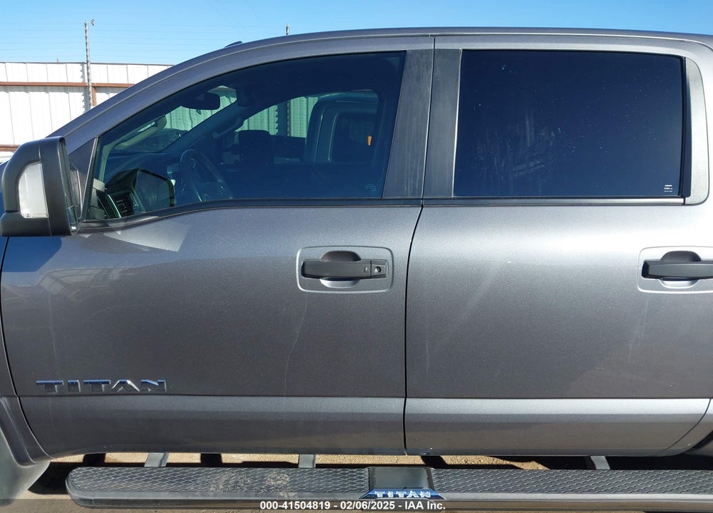 2017 NISSAN TITAN VIN: 1N6AA1E52HN555152