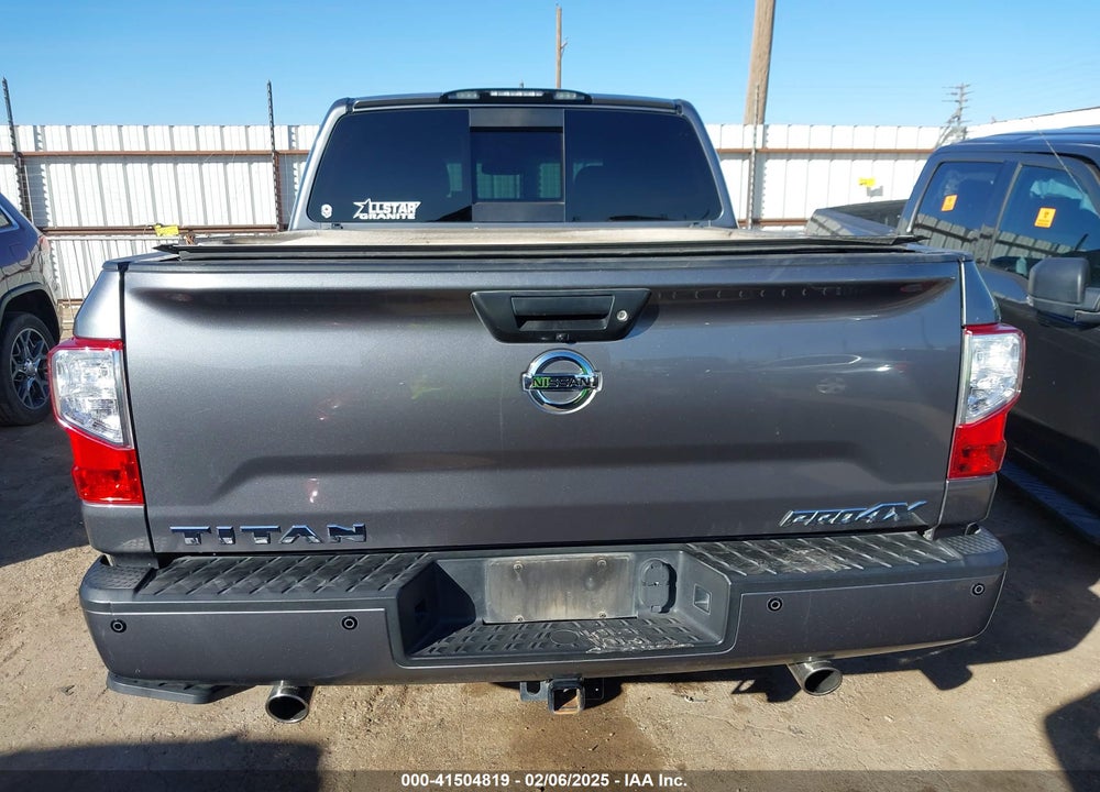 2017 NISSAN TITAN VIN: 1N6AA1E52HN555152