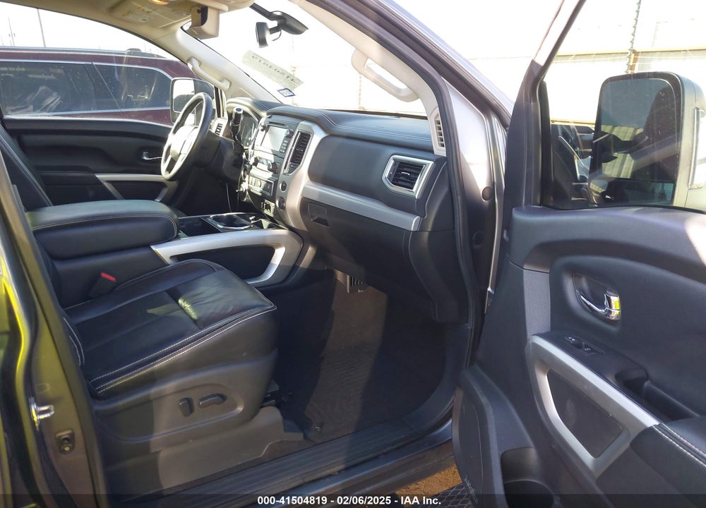 2017 NISSAN TITAN VIN: 1N6AA1E52HN555152