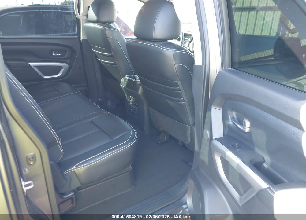 2017 NISSAN TITAN VIN: 1N6AA1E52HN555152