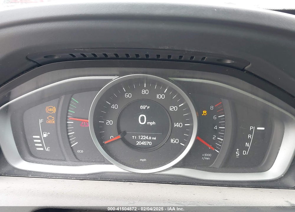 2015 VOLVO XC60 VIN: YV4612RJ9F2698634